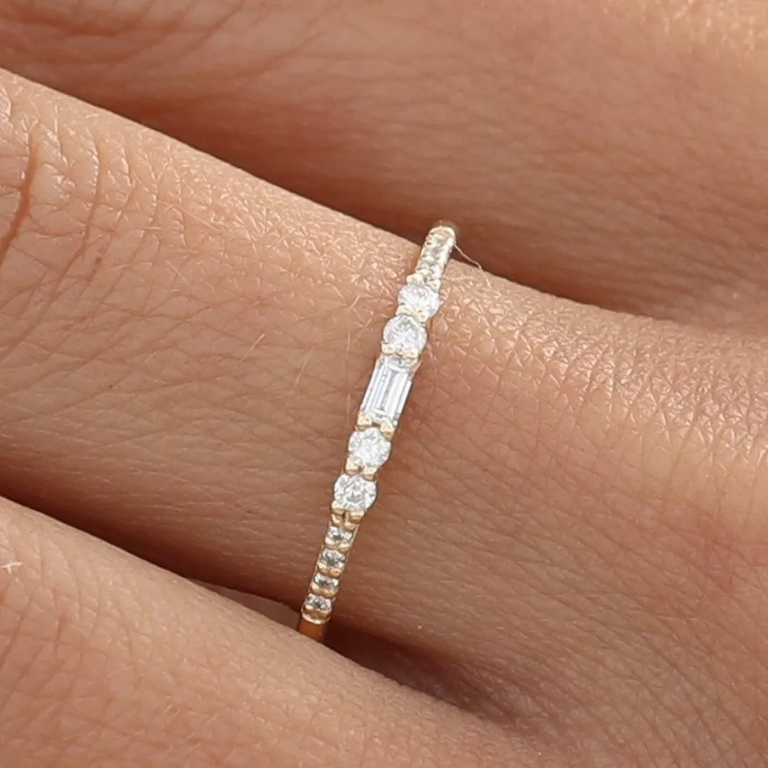 /public/photos/1013/Baguette and Round Moissanite Diamonds Ring-1133 (2).webp